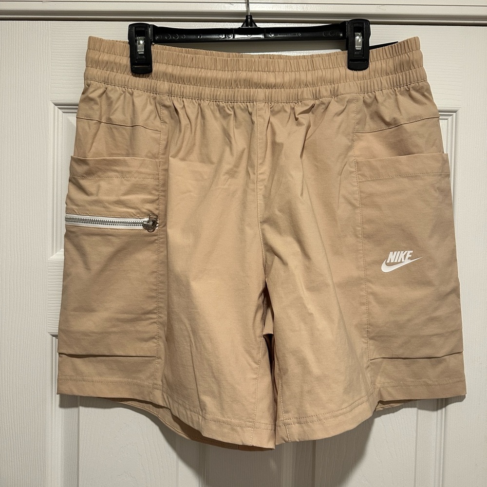 NWT MEN’S NIKE ATHLETIC SHORTS - L